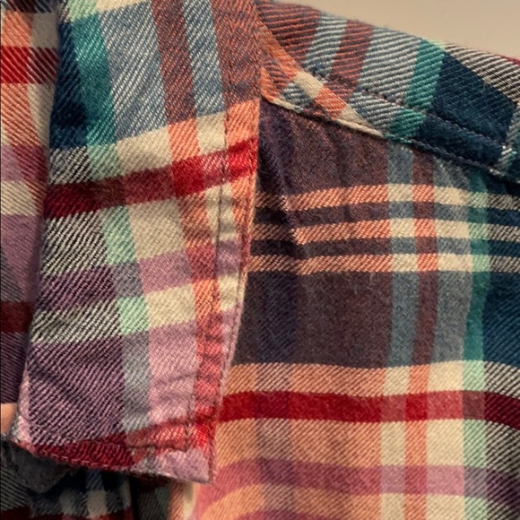 Lucky Brand lightweight flannel shirt. - Picture 8 of 9